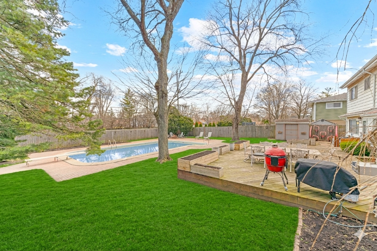 31 Mulberry E Road Deerfield, IL 60015 - Photo 25 of 32 a view of backyard with swimming pool