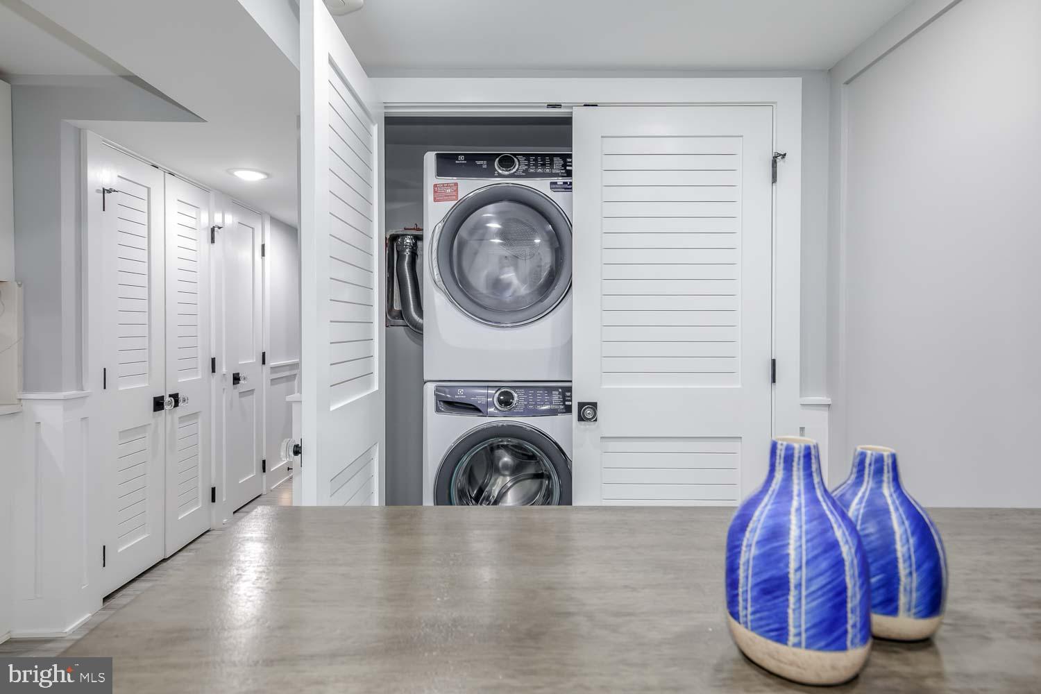 1427 Perry Place Northwest Washington, DC 20010 - Photo 40 of 40 a view of living room with washer and dryer