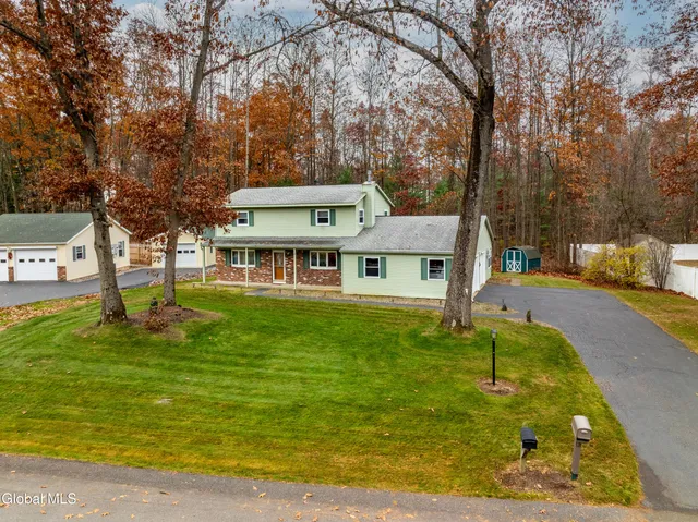 $399,900 | 3 Prestwick Avenue, Clifton Park, NY 12065