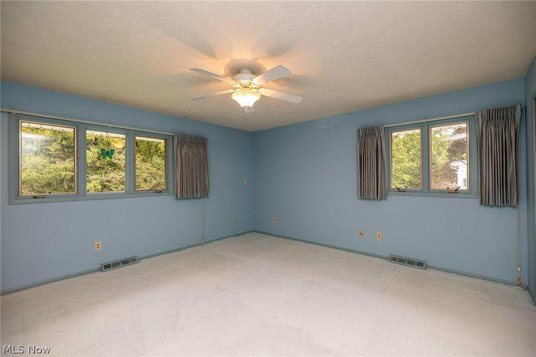 958 Lander Road Cleveland, OH 44143 - Photo 17 of 32