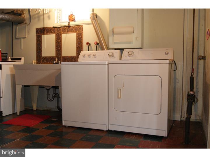 1101 East Darby Road Havertown, PA 19083 - Photo 19 of 20 a utility room with dryer and washer