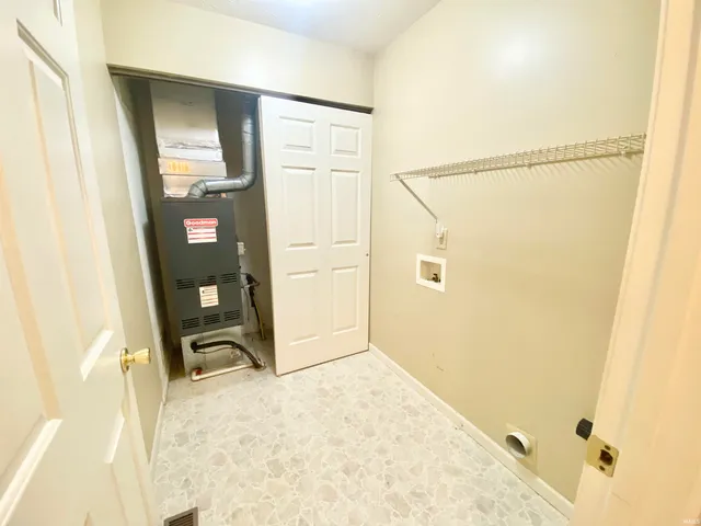 $184,900 | 208 Enterprise Street, Lynn, IN 47355