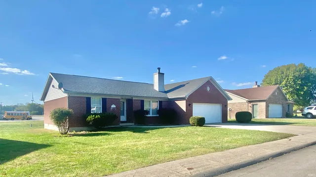 $184,900 | 208 Enterprise Street, Lynn, IN 47355