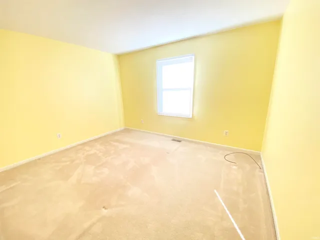 $184,900 | 208 Enterprise Street, Lynn, IN 47355