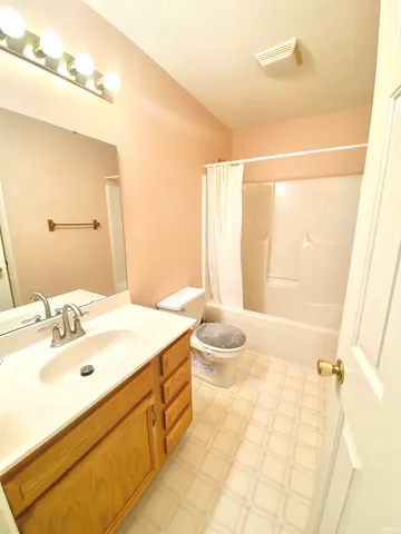 $184,900 | 208 Enterprise Street, Lynn, IN 47355