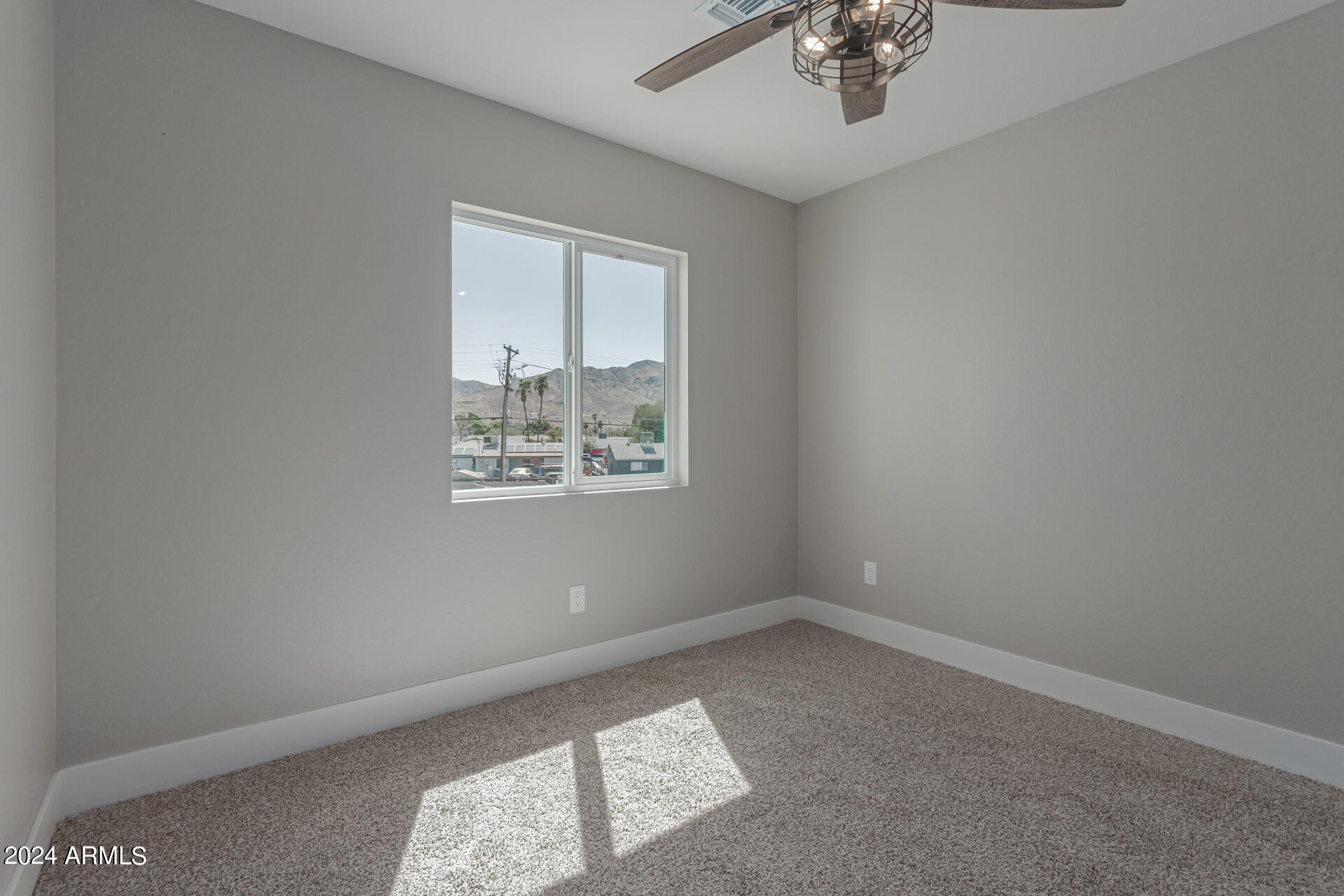 825 West Dobbins Road Phoenix, AZ 85041 - Photo 15 of 62 25 - Dobbins
