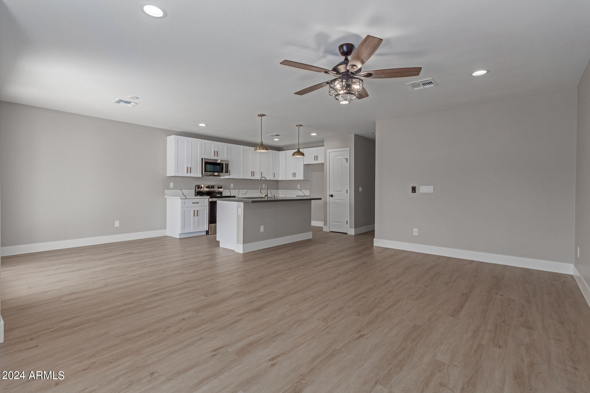825 West Dobbins Road Phoenix, AZ 85041 - Photo 31 of 62 07 - Dobbins