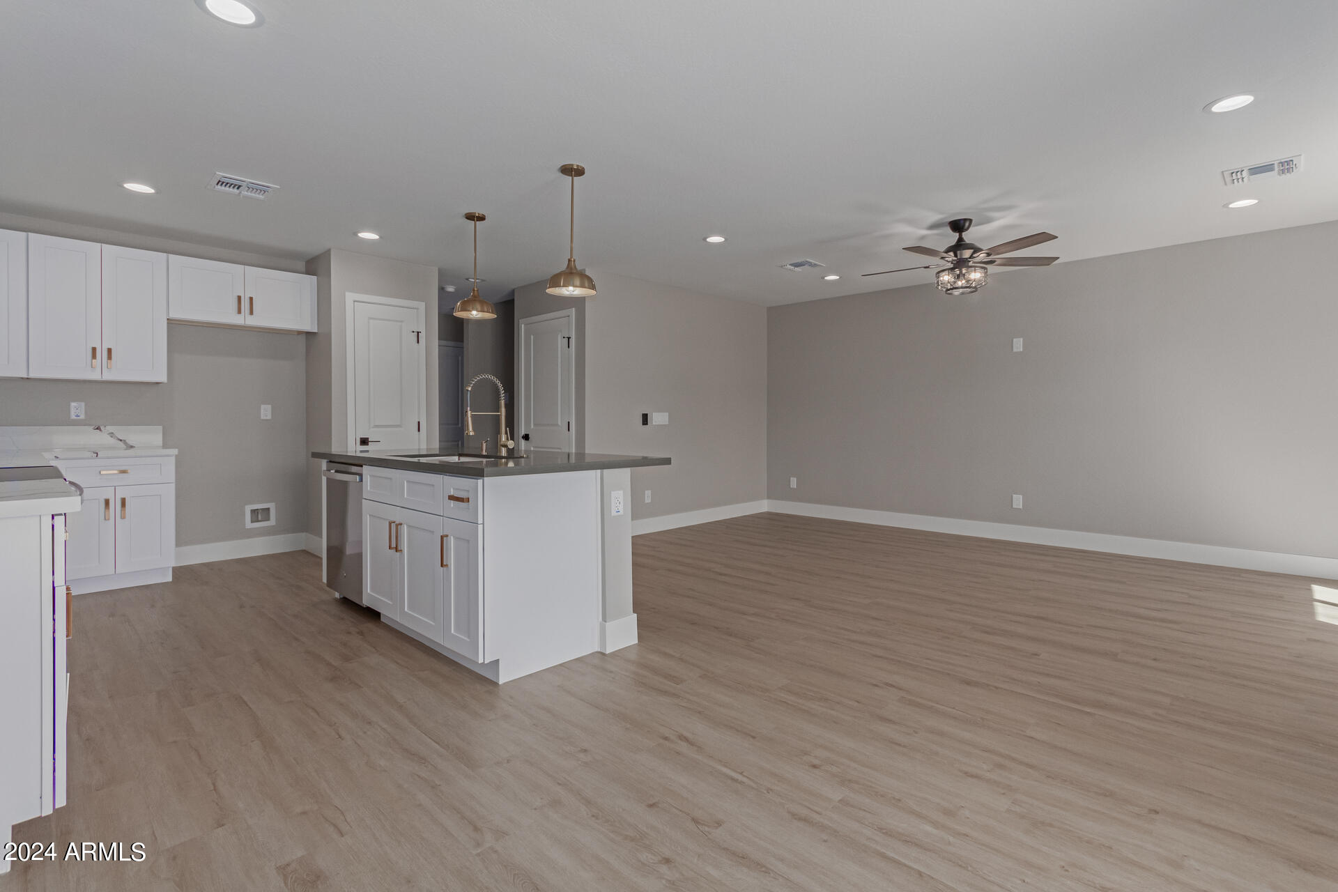 825 West Dobbins Road Phoenix, AZ 85041 - Photo 36 of 62 09 - Dobbins