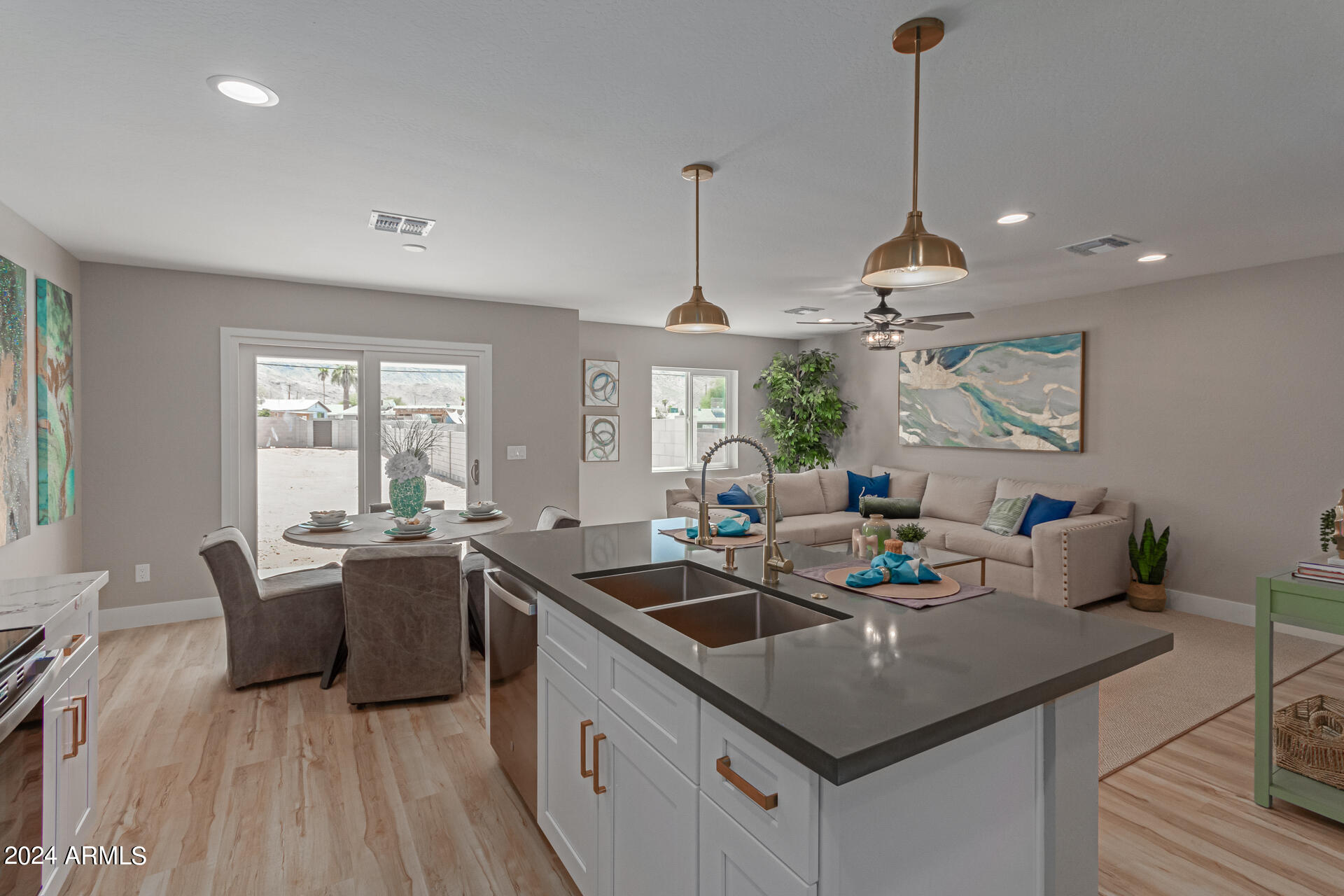 825 West Dobbins Road Phoenix, AZ 85041 - Photo 5 of 62 08 - Dobbins