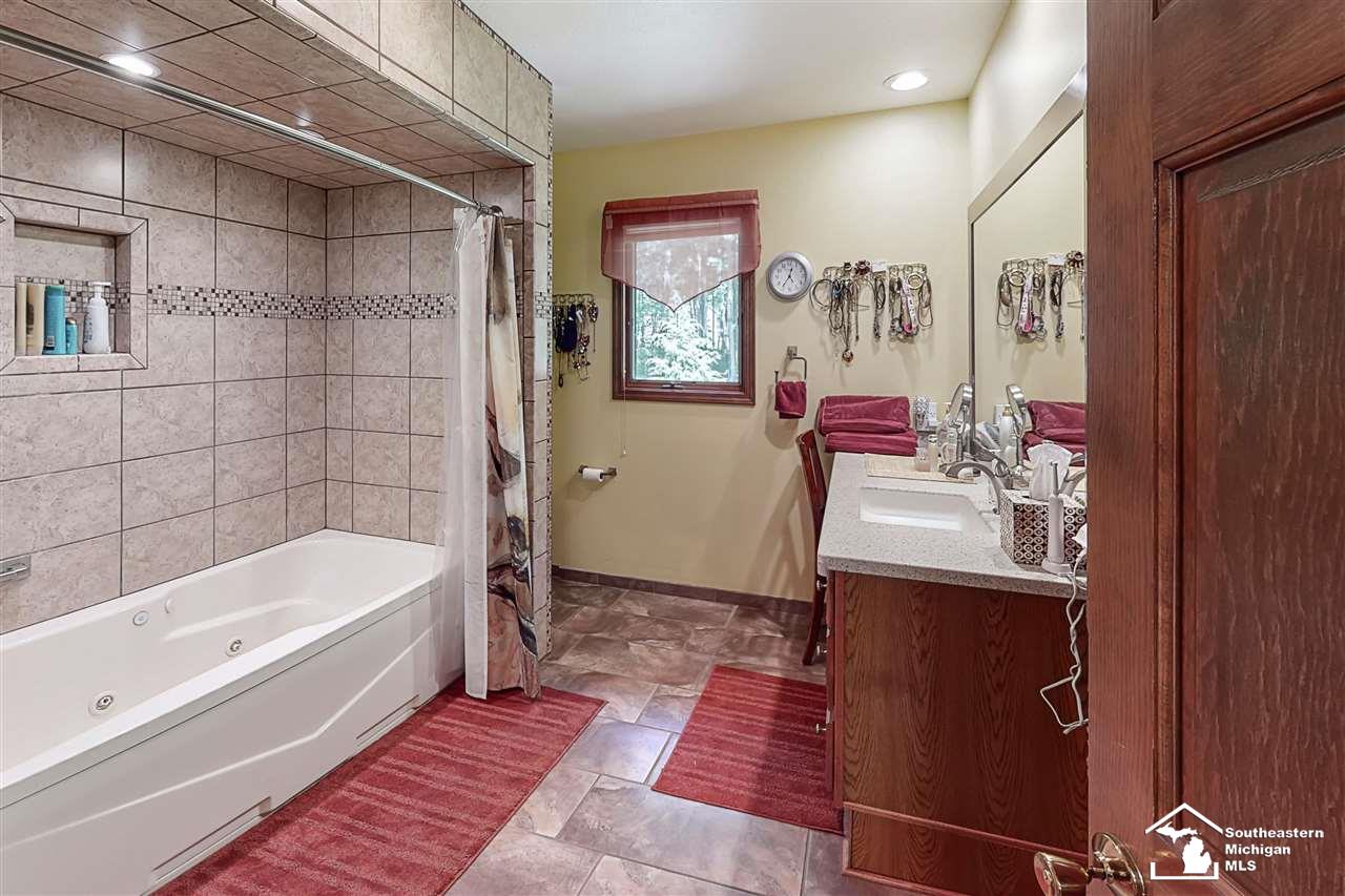 2059 Wells Road Dundee, MI 48131 - Photo 34 of 49