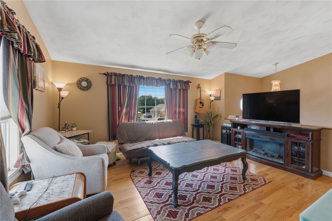 199 Winthrop Street Woonsocket, RI 02895 - Photo 8 of 43