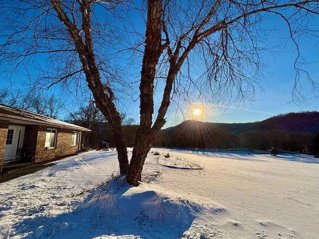 $599,000 | 28890 County 25 South, Peterson, MN 55962