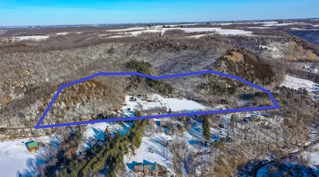 $599,000 | 28890 County 25 South, Peterson, MN 55962