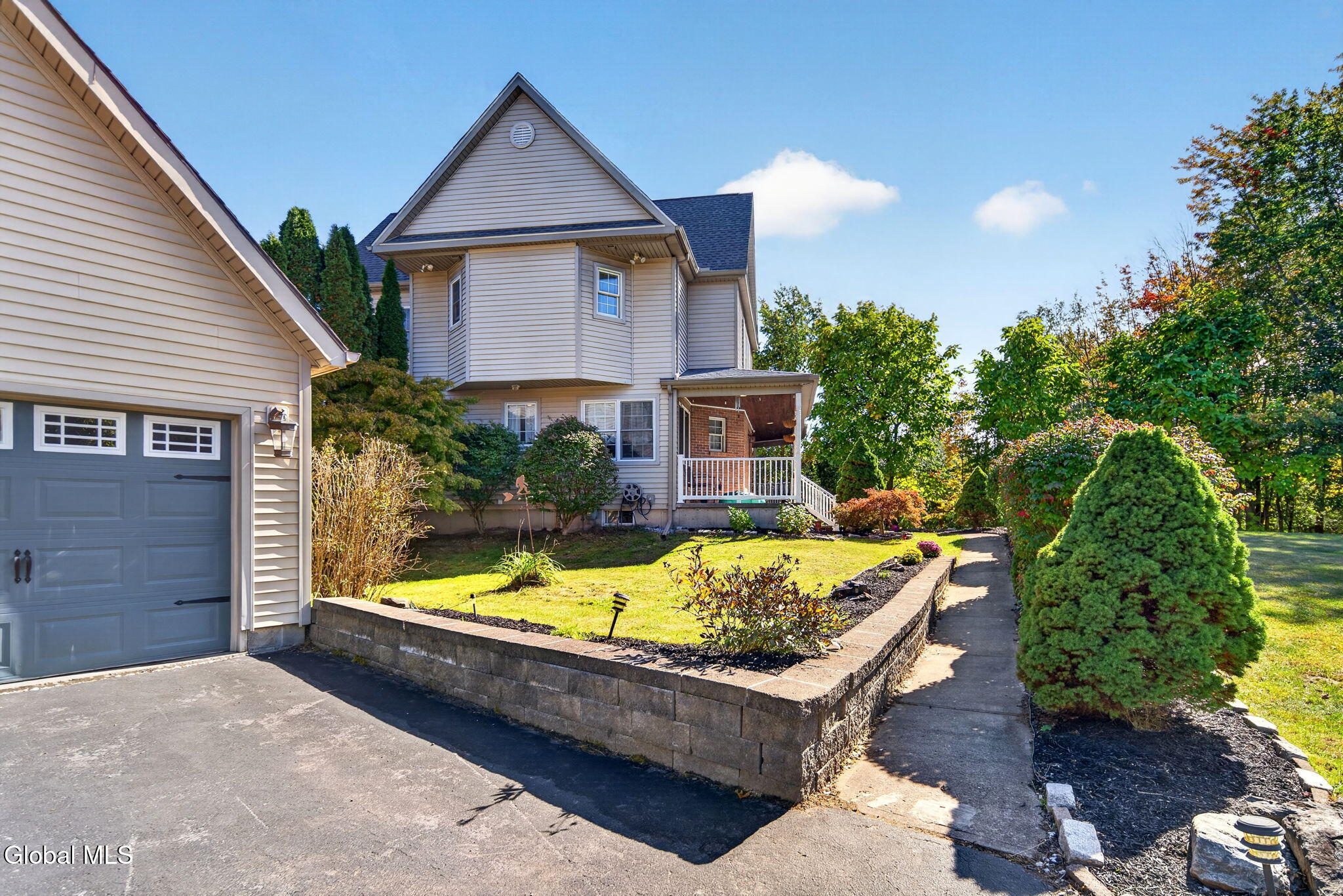 114 Spring Road Schenectady, NY 12302 - Photo 5 of 40 30-web-or-mls-030_DSC05237