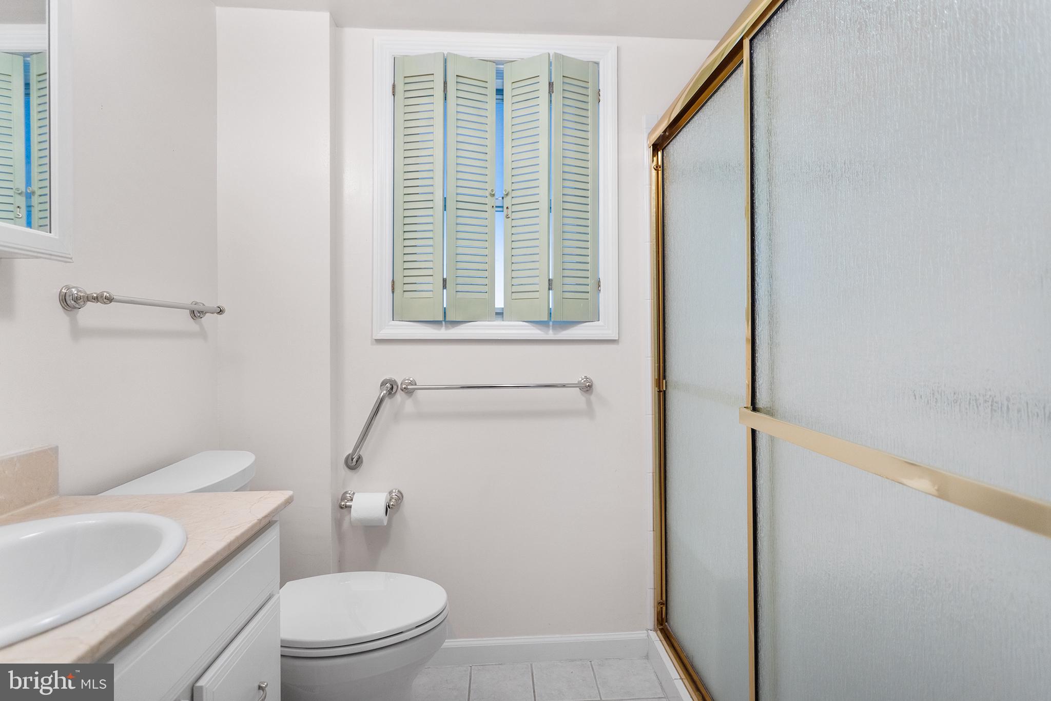 421 Lawrence Road Havertown, PA 19083 - Photo 12 of 26