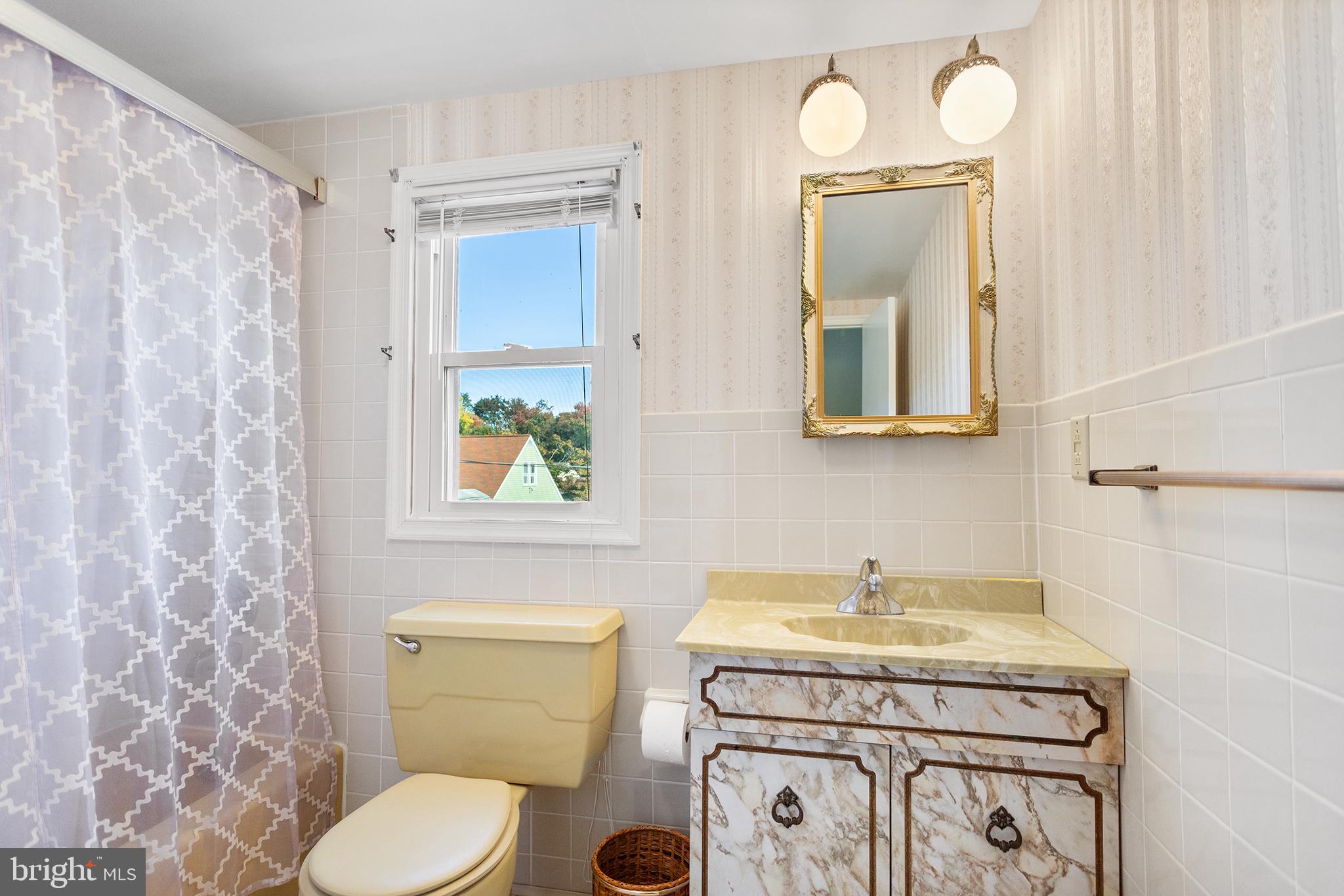 421 Lawrence Road Havertown, PA 19083 - Photo 15 of 26