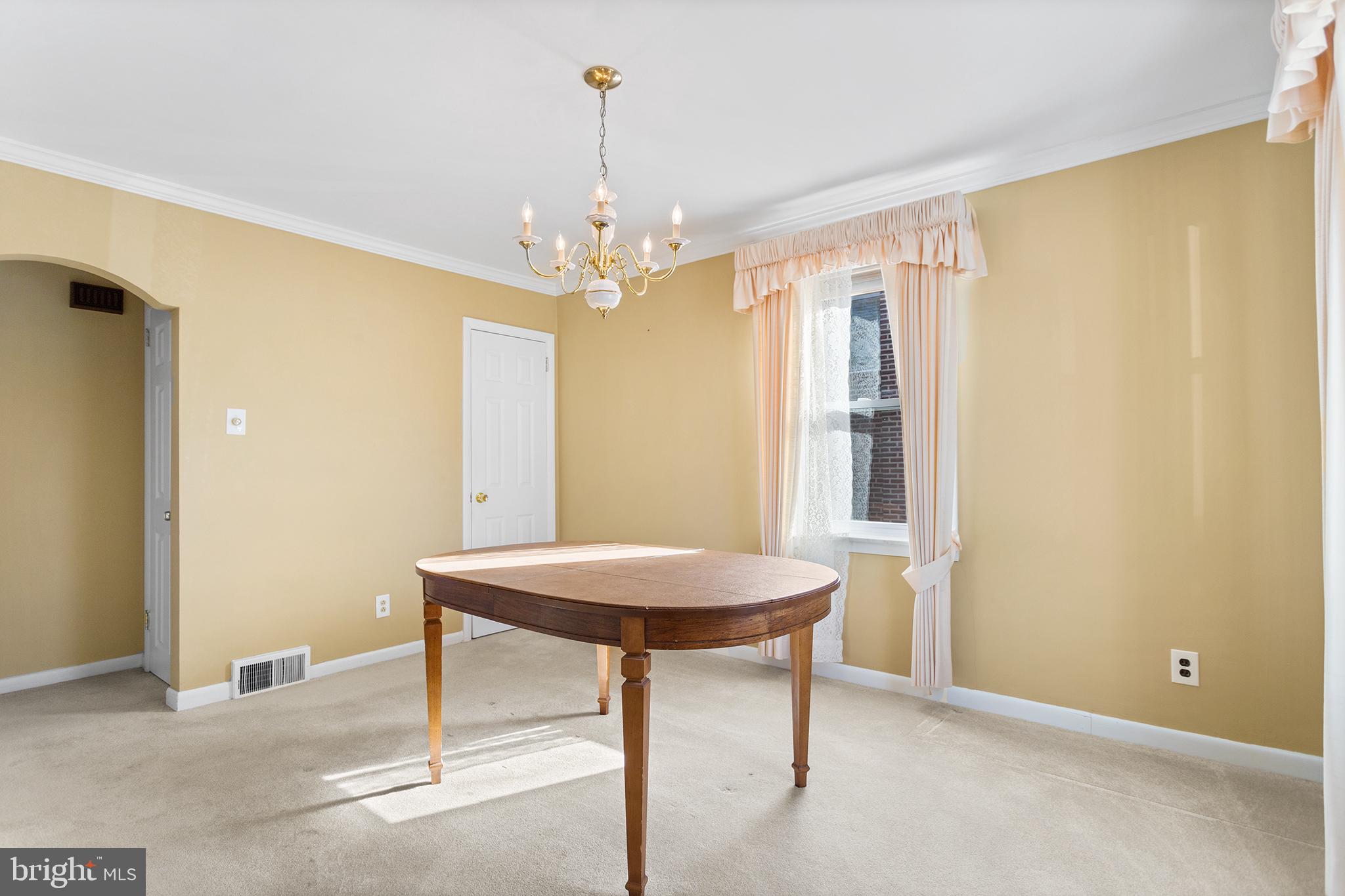 421 Lawrence Road Havertown, PA 19083 - Photo 5 of 26