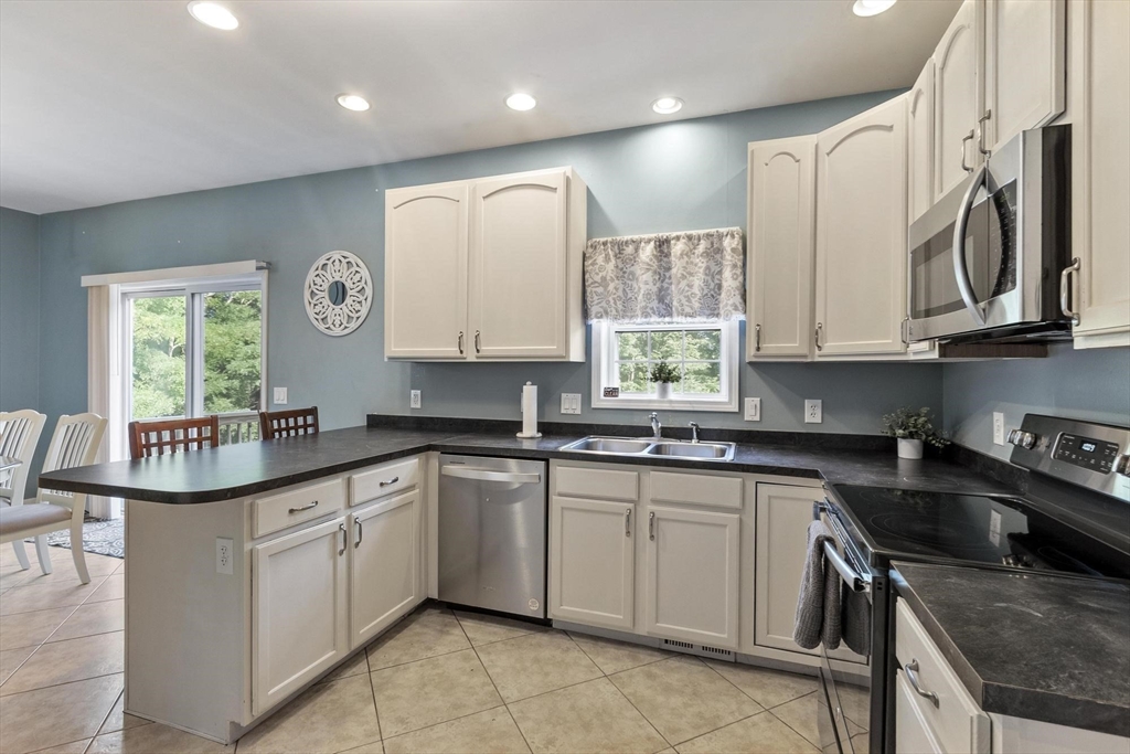 677 Franklin Road Fitchburg, MA 01420 - Photo 20 of 38 Gallery Image 20