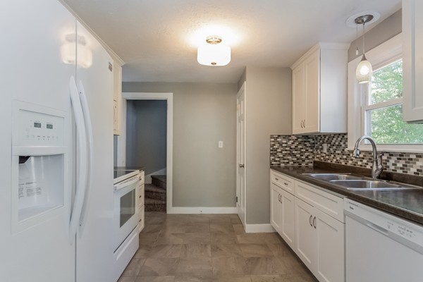 37 Granger Street Springfield, MA 01119 - Photo 11 of 30 Gallery Image 11