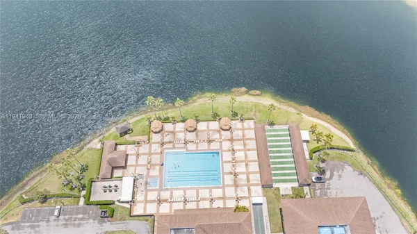 a view of entryway with a front door