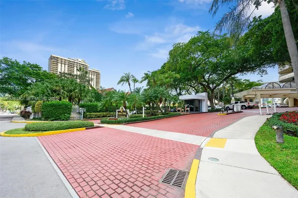 $3,000 | 19355 Turnberry Way, Unit 15G, Aventura, FL 33180