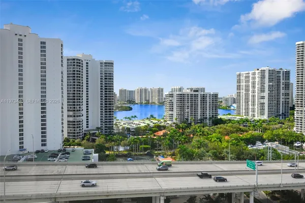 $3,000 | 19355 Turnberry Way, Unit 15G, Aventura, FL 33180