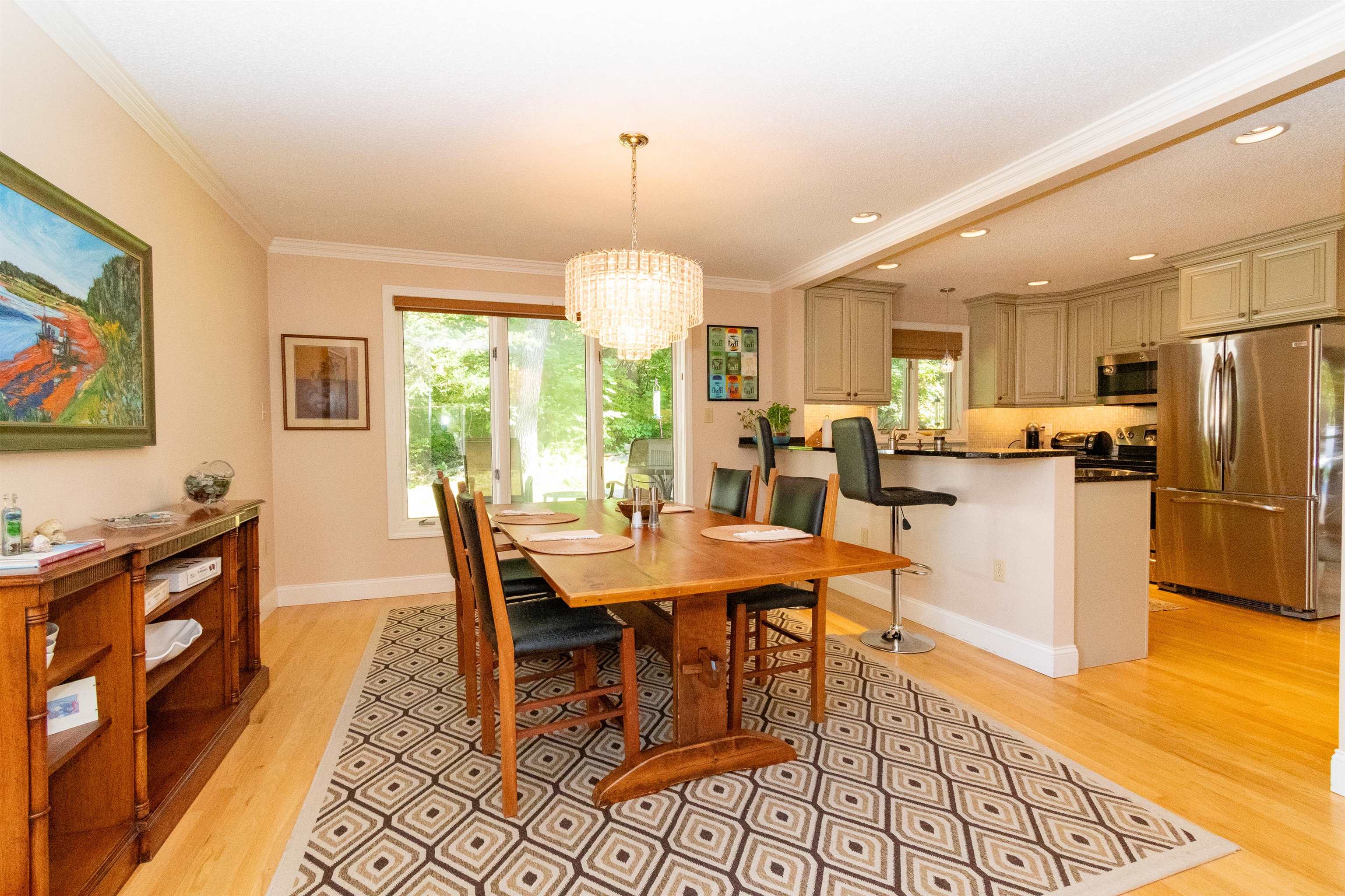 956 Straw Hill Road Manchester, NH 03104 - Photo 3 of 40 Gallery Image 3