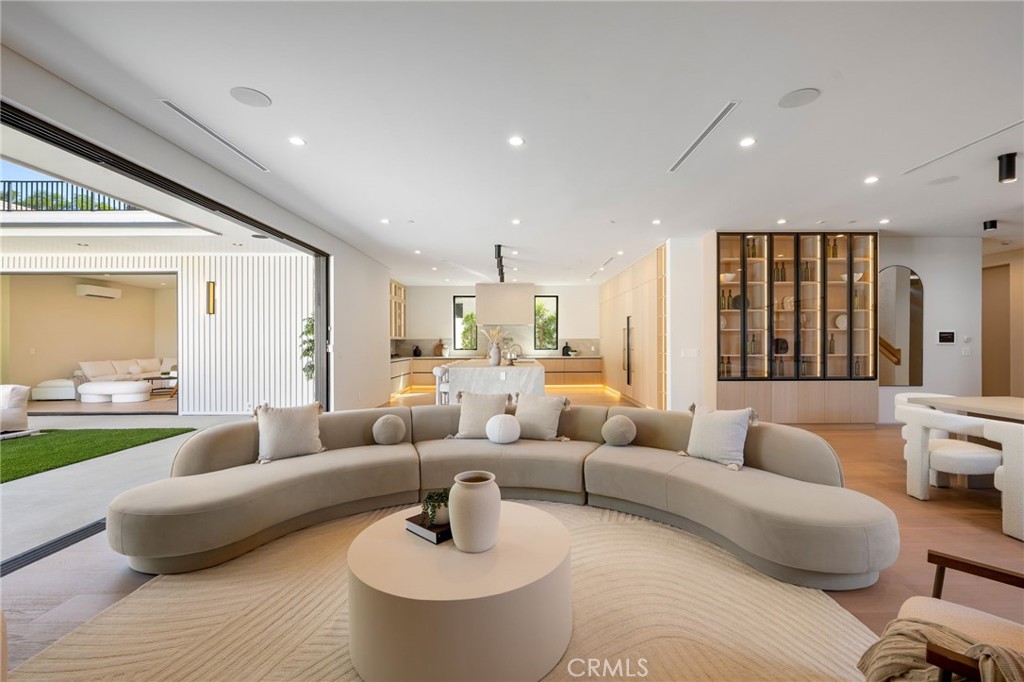 16728 Morrison Street Encino, CA 91436 - Photo 11 of 56