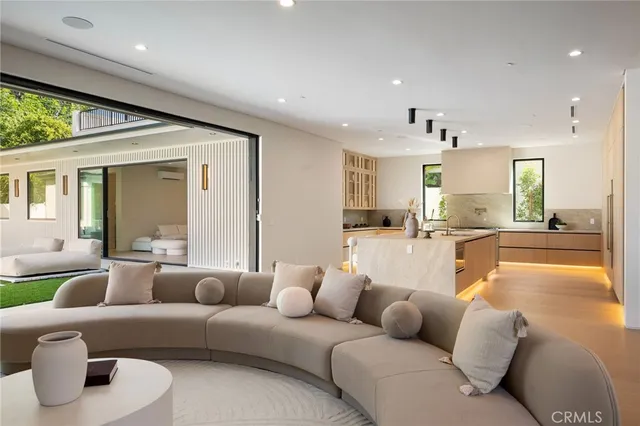 $29,000 | 16728 Morrison Street, Encino, CA 91436