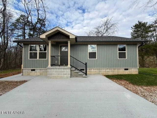 $309,900 | 329 Blacks Ferry Road, Knoxville, TN 37931