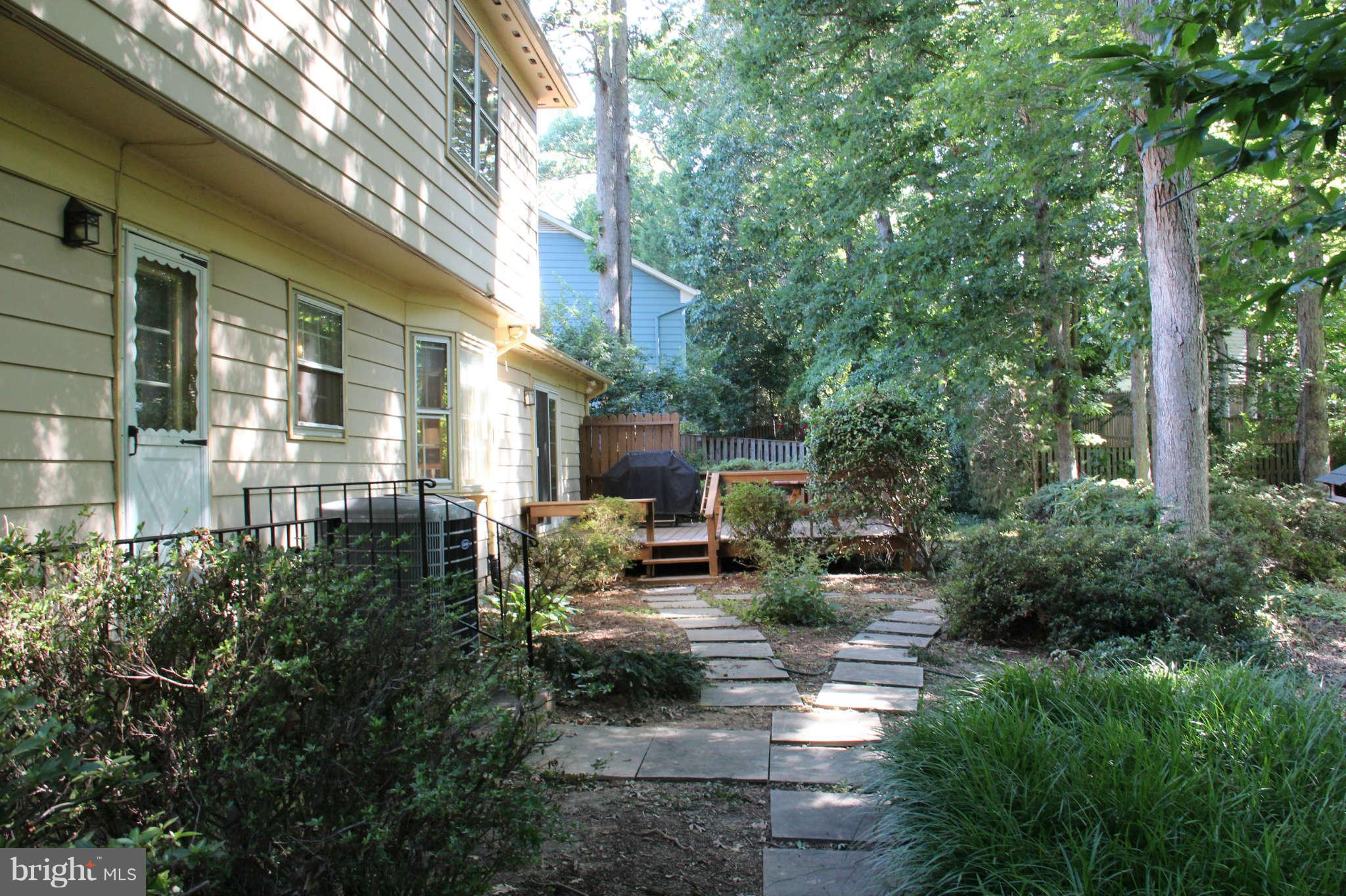10135 Red Spruce Road Fairfax, VA 22032 - Photo 21 of 22 Exterior (Rear)