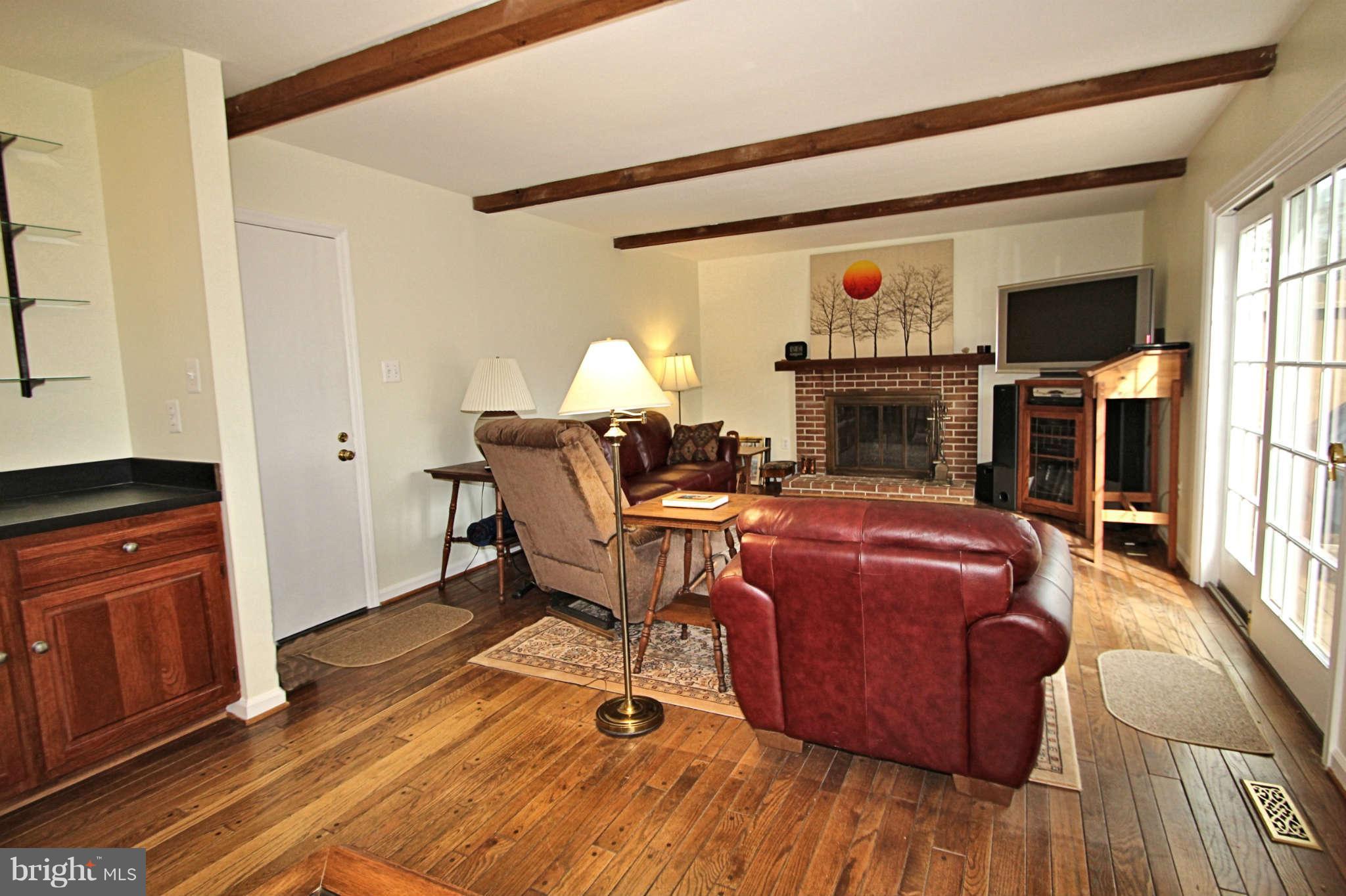 10135 Red Spruce Road Fairfax, VA 22032 - Photo 9 of 22 Family Room