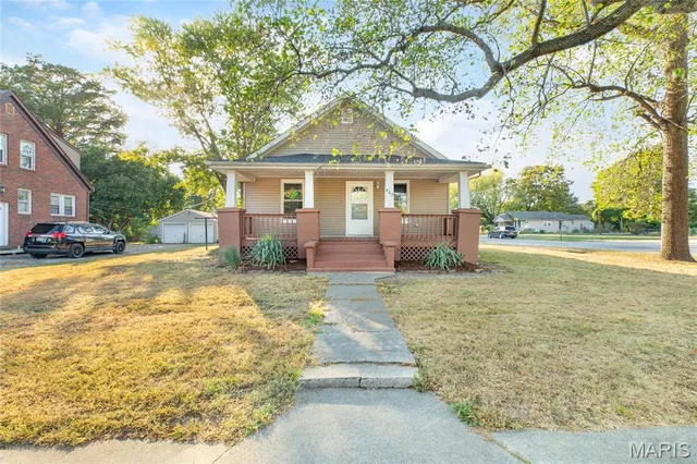 $99,900 | 402 South Washington Street, Bunker Hill, IL 62014