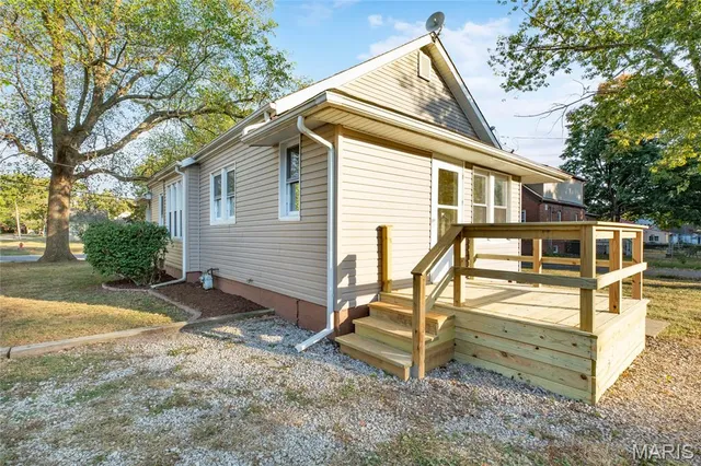 $99,900 | 402 South Washington Street, Bunker Hill, IL 62014