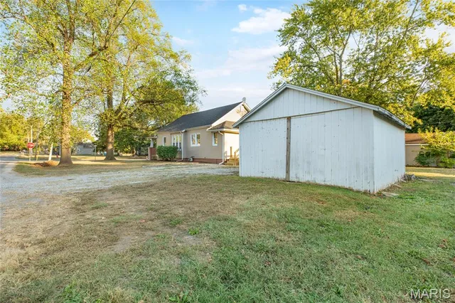 $99,900 | 402 South Washington Street, Bunker Hill, IL 62014