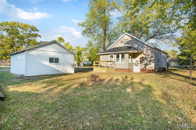 $99,900 | 402 South Washington Street, Bunker Hill, IL 62014