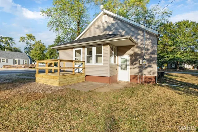 $99,900 | 402 South Washington Street, Bunker Hill, IL 62014