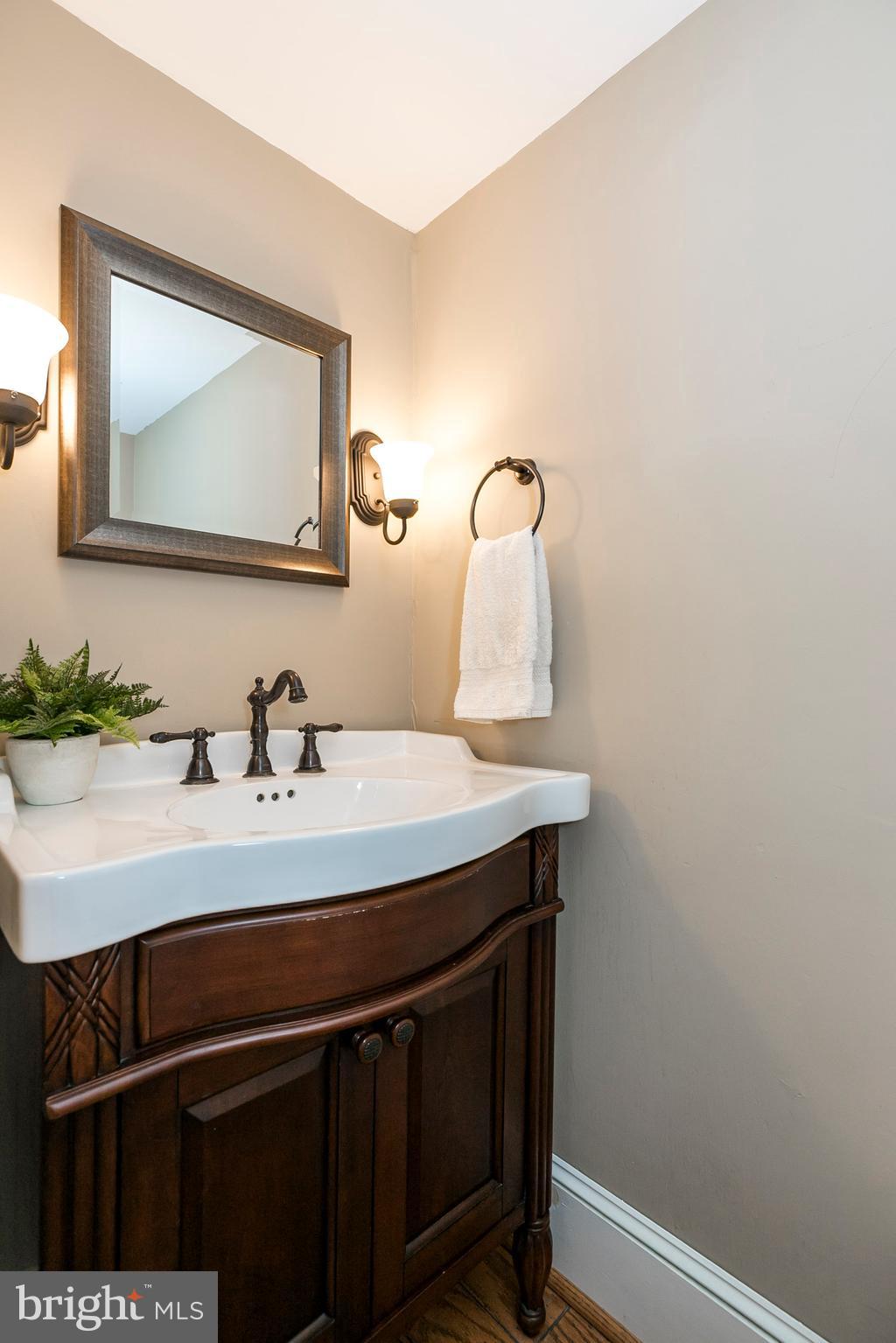 737 Brooke Road Exton, PA 19341 - Photo 22 of 47 Half Bath