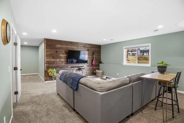 $515,000 | 5858 Deer Street, Monticello, MN 55362