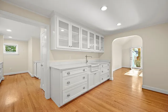 $4,000 | 15 Arapahoe Road, West Hartford, CT 06107