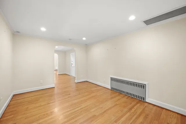 $4,000 | 15 Arapahoe Road, West Hartford, CT 06107