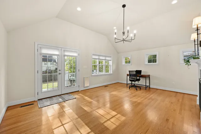 $4,000 | 15 Arapahoe Road, West Hartford, CT 06107