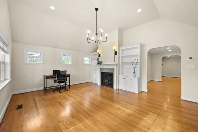 $4,000 | 15 Arapahoe Road, West Hartford, CT 06107