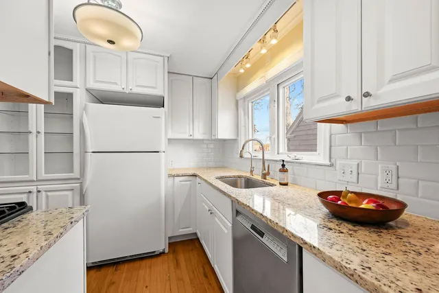 $4,000 | 15 Arapahoe Road, West Hartford, CT 06107