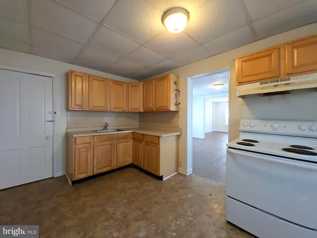 $1,700 | 502 East Main Street, Millville, NJ 08332