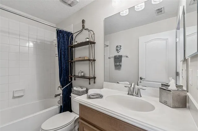 $399,000 | 10144 Arbor Run Drive, Unit 112, Tampa, FL 33647