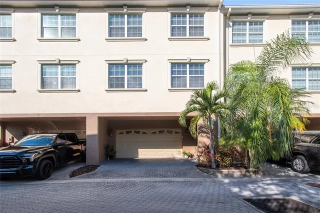 $399,000 | 10144 Arbor Run Drive, Unit 112, Tampa, FL 33647