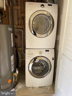 42304 Shoover Square Chantilly, VA 20152 - Photo 6 of 21 a utility room with dryer and washer
