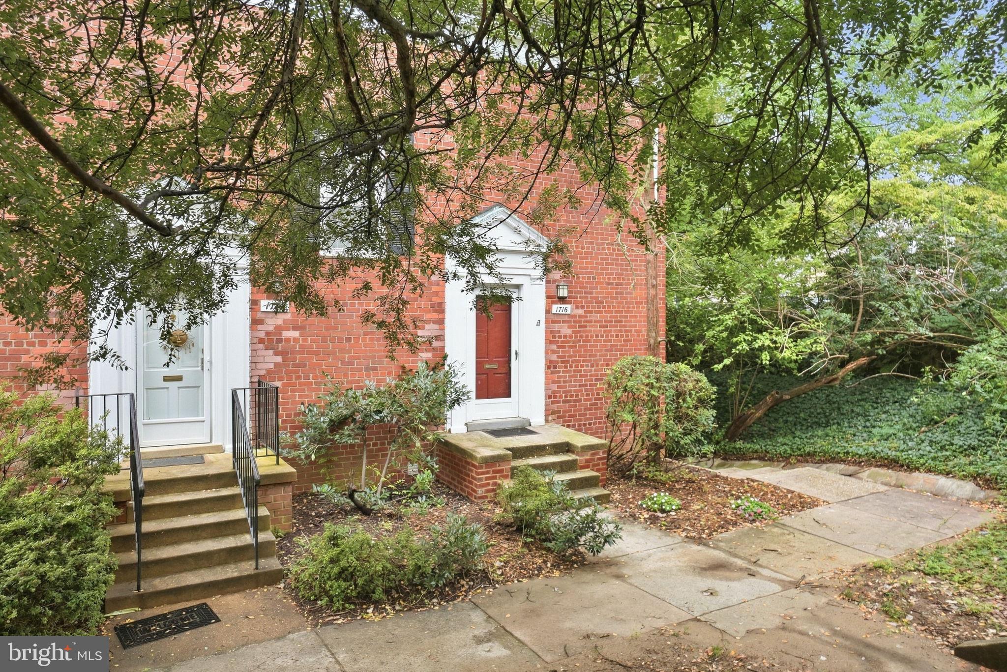 1716 Preston Road Alexandria, VA 22302 - Photo 2 of 27 Front