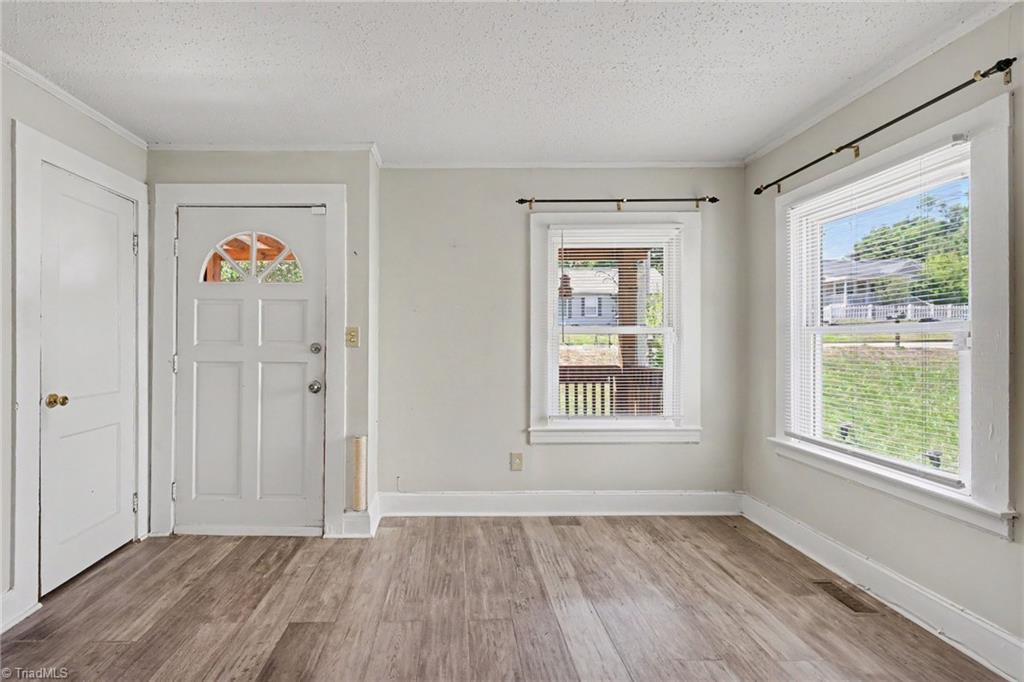 1602 Larkin Street High Point, NC 27262 - Photo 5 of 32